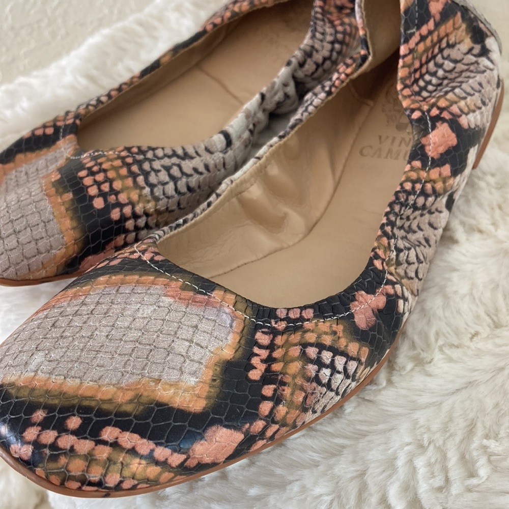 Women's VINCE CAMUTO Multi Colored Snakeskin Ballet Flats Shoes Size 8- Sassy!
